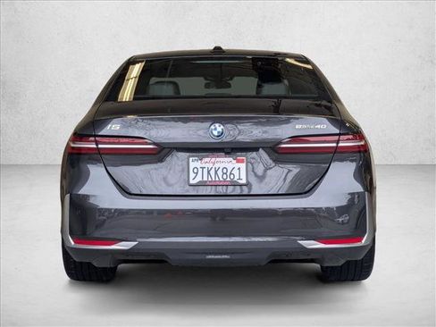 Used 2025 BMW i5 eDrive40i w/ Premium Package image 7