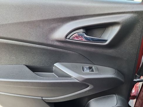 Used 2024 Chevrolet Trax LT w/ Driver Confidence Package image 35