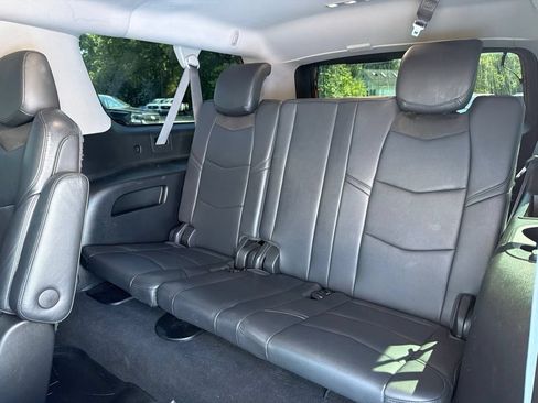 Used 2019 Cadillac Escalade ESV Luxury AWD/4WD image 20