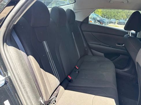 Used 2023 Hyundai Elantra SEL FWD image 14