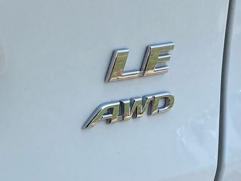 Used 2025 Toyota RAV4 LE AWD/4WD image 5