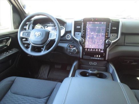 New 2026 RAM 1500 Big Horn AWD/4WD image 13