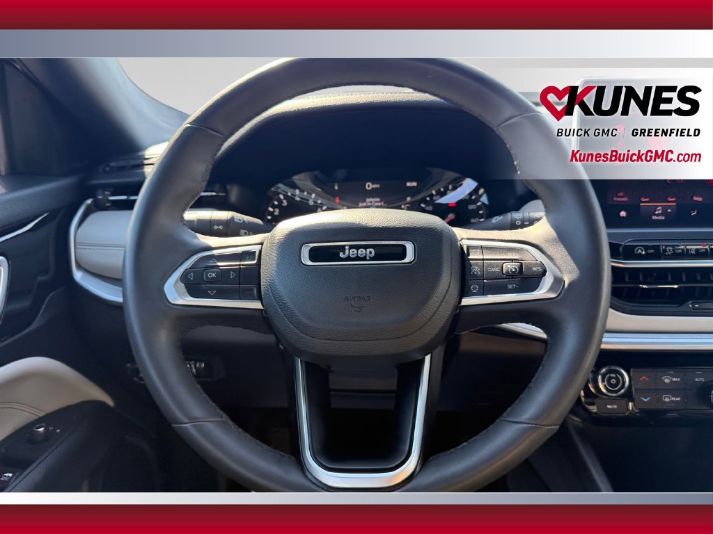 Used 2025 Jeep Compass Limited AWD/4WD image 15