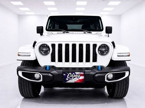 Used 2023 Jeep Wrangler Unlimited Sahara w/ Cold Weather Group AWD/4WD image 12