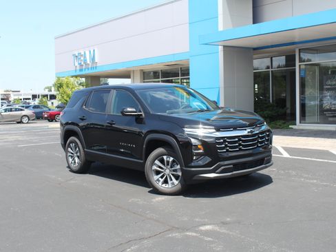 New 2027 Chevrolet Equinox LT w/ Convenience Package II AWD/4WD image 2