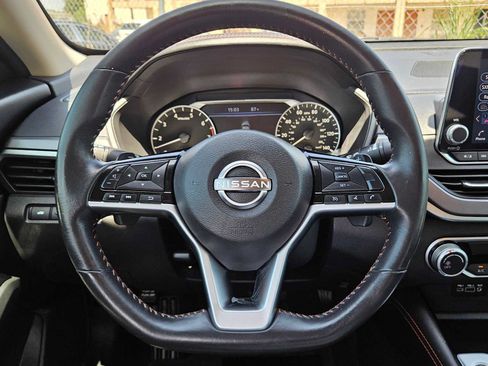 Used 2023 Nissan Altima 2.5 SR FWD image 16