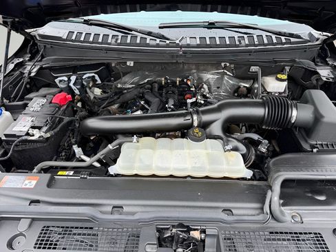 Used 2024 Ford Expedition Limited AWD/4WD image 9
