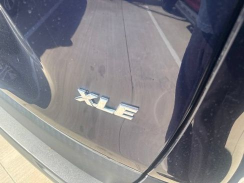 Used 2022 Toyota RAV4 XLE w/ Convenience Package FWD image 4