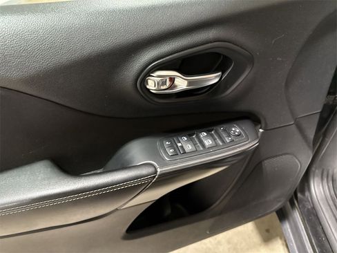 Used 2014 Jeep Cherokee Latitude image 19