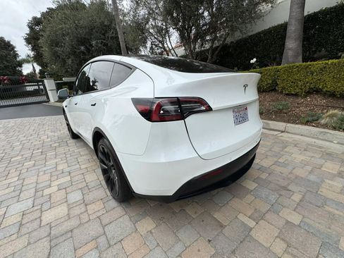 Used 2023 Tesla Model Y Long Range AWD/4WD image 5
