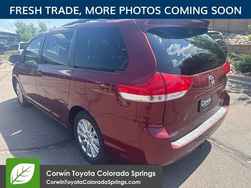 Used 2014 Toyota Sienna LE AWD/4WD image 6