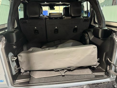 Used 2024 Jeep Wrangler Unlimited Rubicon 4xe image 27