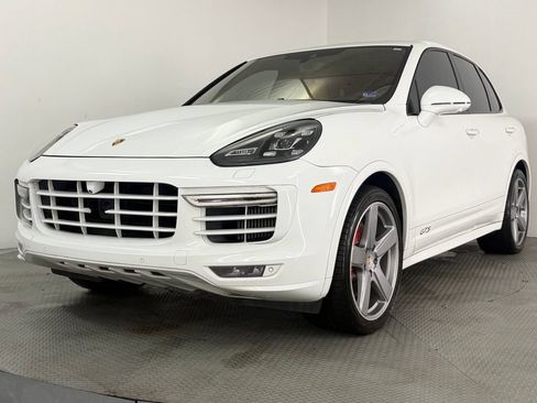 Used 2016 Porsche Cayenne GTS AWD/4WD image 3