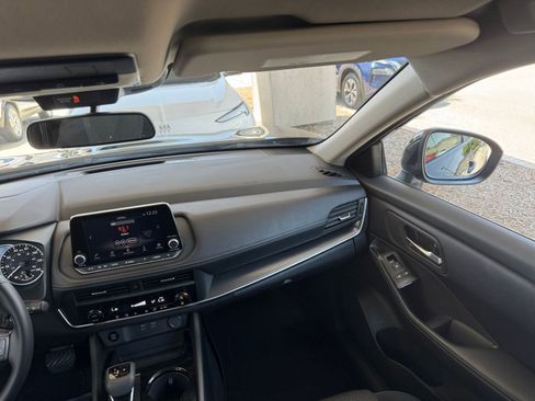 Used 2025 Nissan Rogue SV FWD image 37