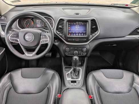 Certified 2018 Jeep Cherokee Latitude Plus FWD image 13