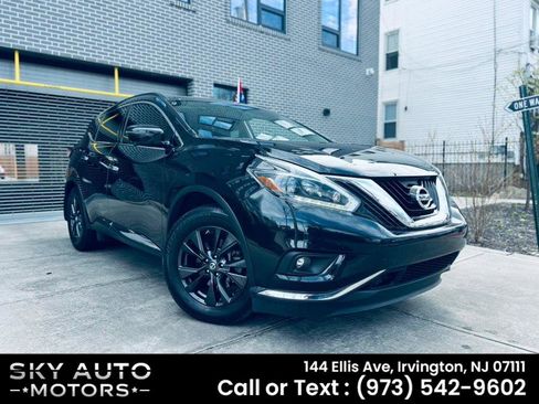Used 2018 Nissan Murano SV w/ Premium Package image 3