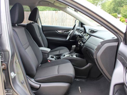 Used 2017 Nissan Rogue S w/ S Appearance Package AWD/4WD image 35
