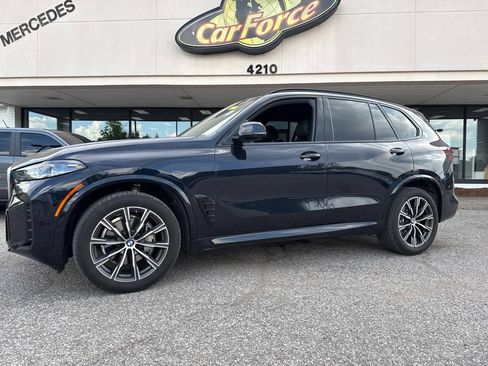 Used 2024 BMW X5 xDrive40i w/ M Sport Package AWD/4WD image 15