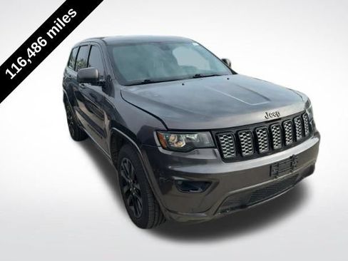 Used 2019 Jeep Grand Cherokee Altitude AWD/4WD image 2