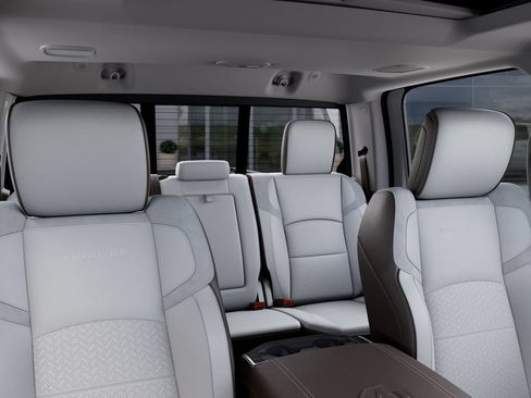 New 2026 RAM 2500 Laramie AWD/4WD image 27