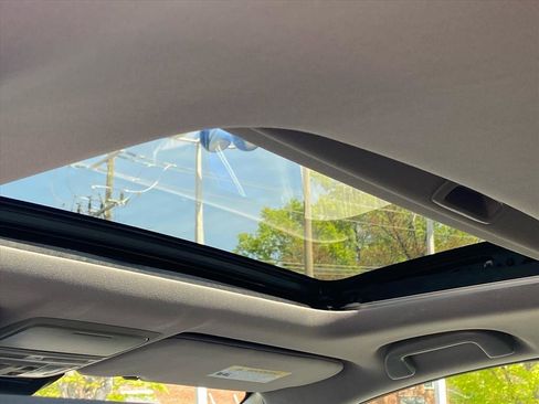 Used 2018 Honda CR-V Touring image 21