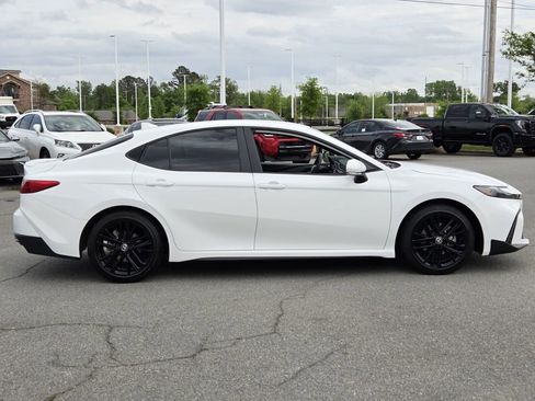 Used 2025 Toyota Camry SE w/ Convenience Package FWD image 6