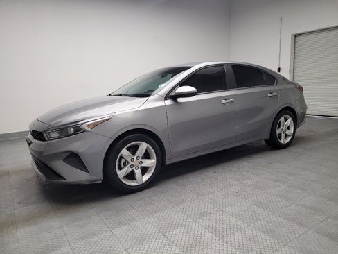 Used 2022 Kia Forte LXS FWD image 2