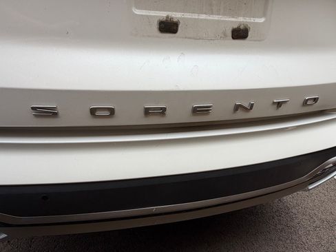 Certified 2022 Kia Sorento S FWD image 7