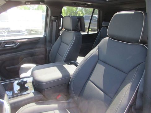 New 2026 GMC Yukon Elevation w/ Elevation Premium Package AWD/4WD image 11