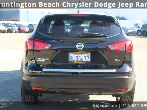 Used 2019 Nissan Rogue Sport SL w/ Premium Package image 4