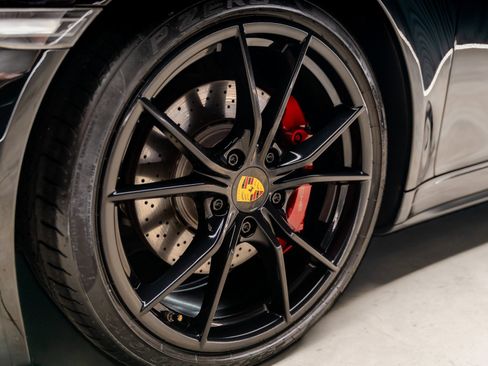 Used 2018 Porsche 911 Carrera 4S image 25