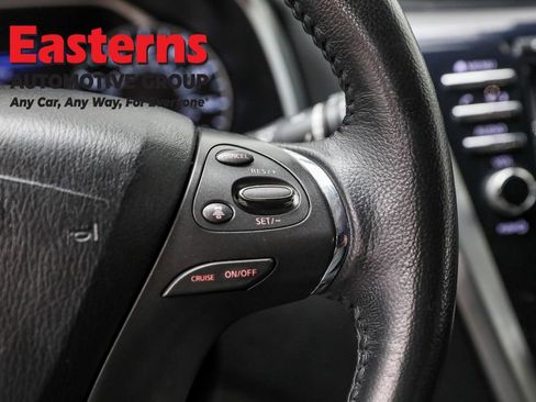 Used 2023 Nissan Murano SV image 16