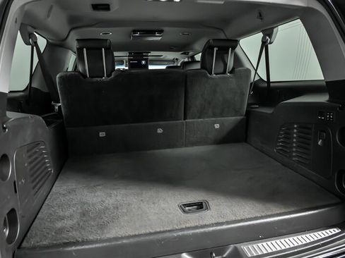 Used 2015 Chevrolet Suburban LTZ image 12