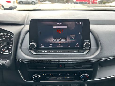 Used 2024 Nissan Rogue S image 21