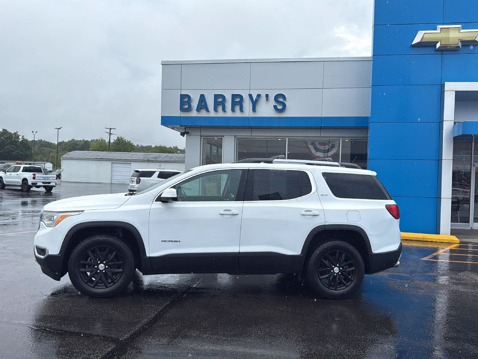 Used 2019 GMC Acadia SLT AWD/4WD image 2