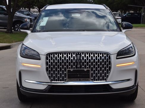 New 2026 Lincoln Corsair Premiere FWD image 2