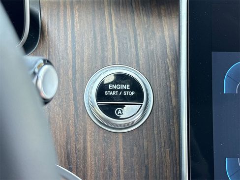 Certified 2025 Mercedes-Benz C 300 Sedan image 28