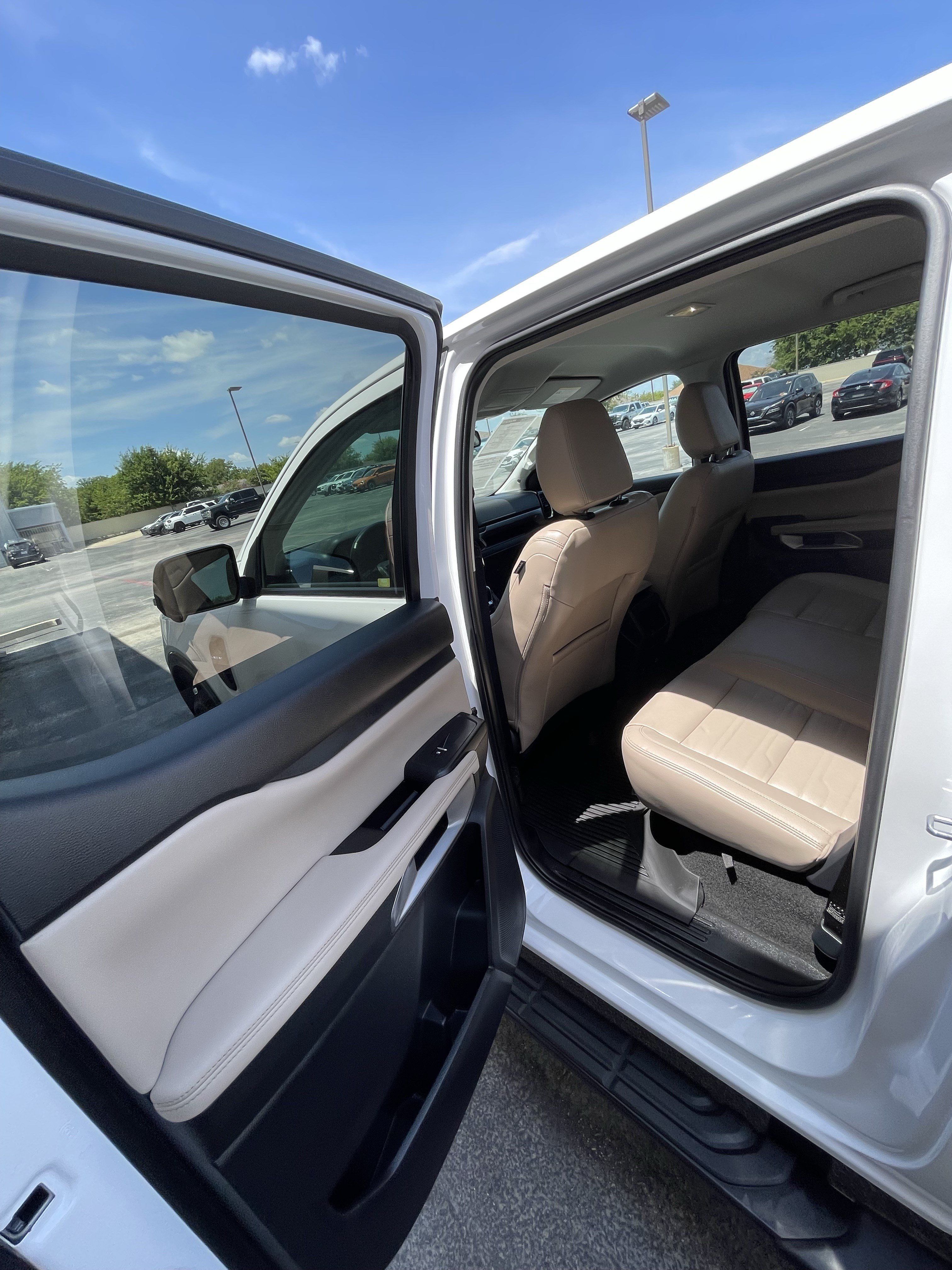 Used 2024 Ford Ranger Lariat w/ Trailer Tow Package RWD image 12