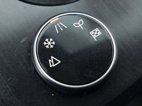 Used 2024 Nissan Rogue S image 26