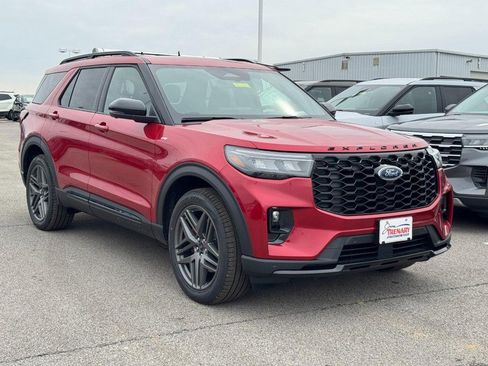 New 2026 Ford Explorer ST-Line image 2