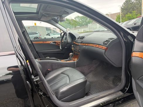 Used 2006 Mercedes-Benz E 350 4MATIC Sedan image 2