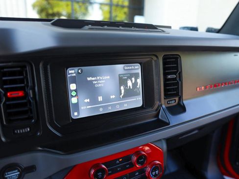 Used 2022 Ford Bronco 2-Door w/ Sasquatch Package image 35