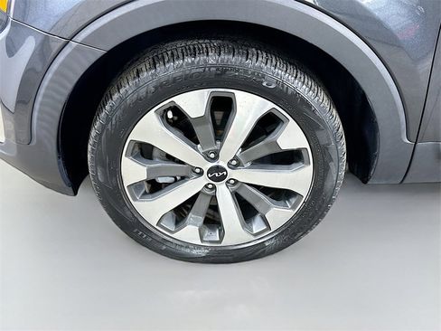 Used 2022 Kia Telluride EX w/ EX Premium Package image 8