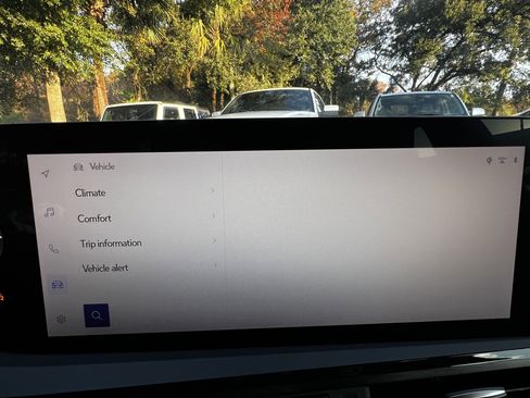Certified 2023 Lexus ES 350 w/ Premium Package image 26
