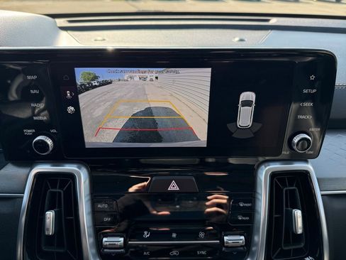 Certified 2022 Kia Sorento SX AWD/4WD image 18