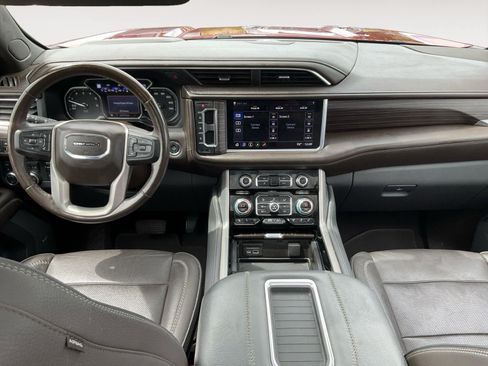 Used 2021 GMC Yukon XL Denali w/ Denali Ultimate Package AWD/4WD image 10