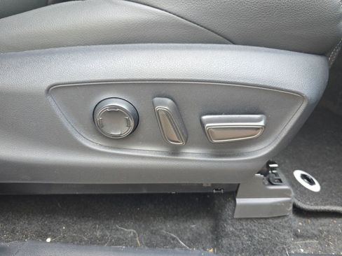 Used 2024 Toyota Tacoma TRD Off-Road w/ TRD Off Road Premium Package image 27