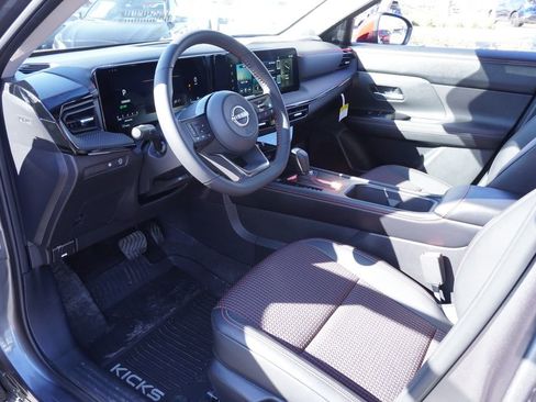 Certified 2025 Nissan Kicks SR FWD image 16