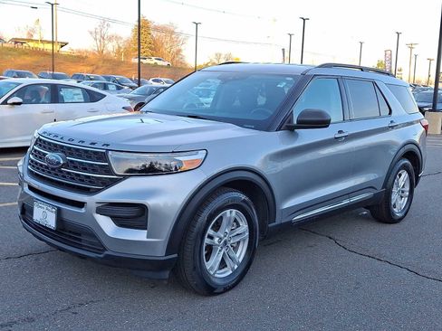 Used 2023 Ford Explorer XLT w/ Class IV Trailer Tow Package RWD image 3