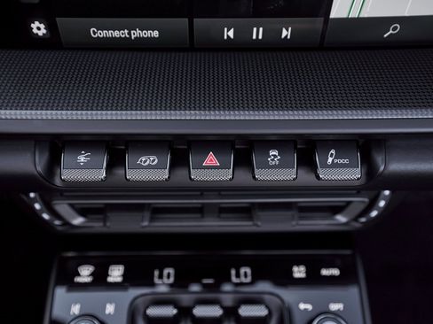 Used 2024 Porsche 911 Carrera GTS w/ Premium Package image 60